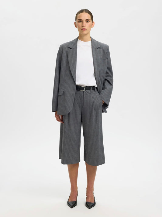 SLFTONIA HW Long Shorts – Front Model
