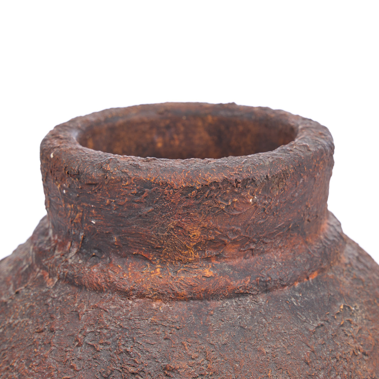 Amphora Rustica Vase Burgundy M — top-down view into opening