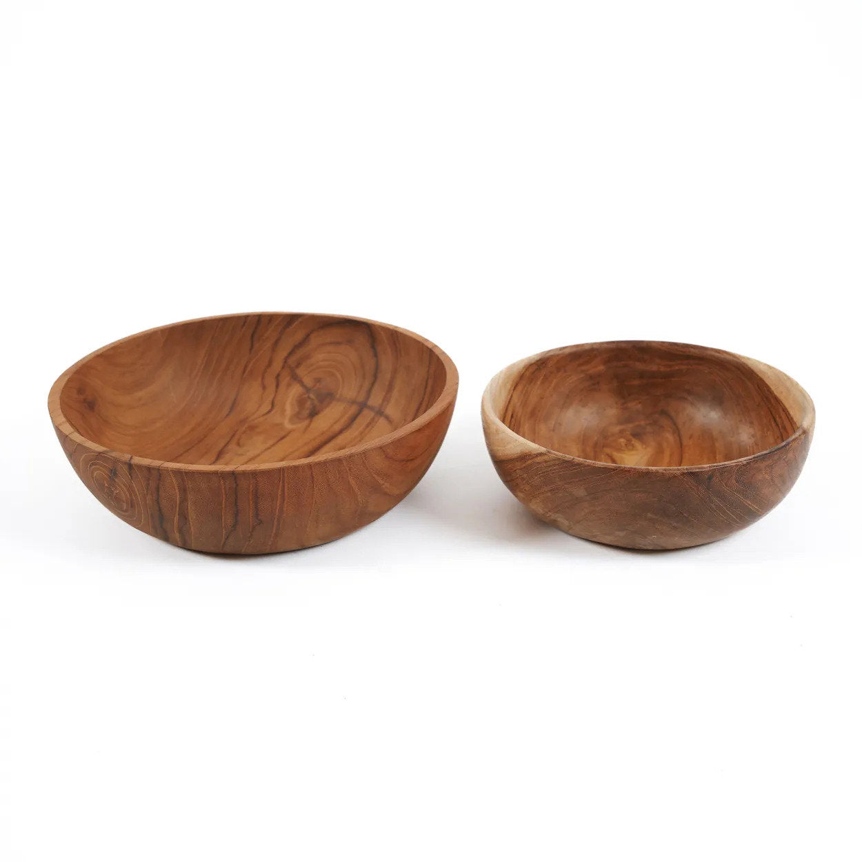 The Teak Root Snack Bowl — Natural S, detail of teak grain and rim