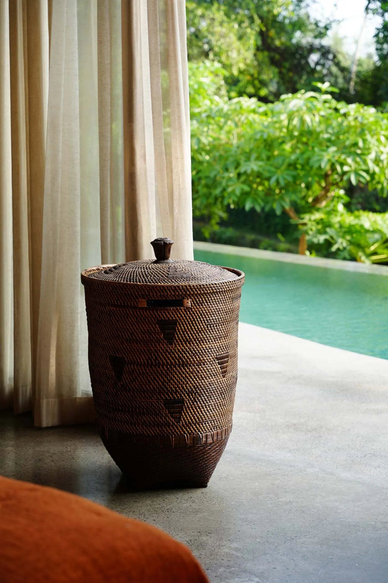 Detail of the Colonial Laundry Basket lid and carved wooden knob