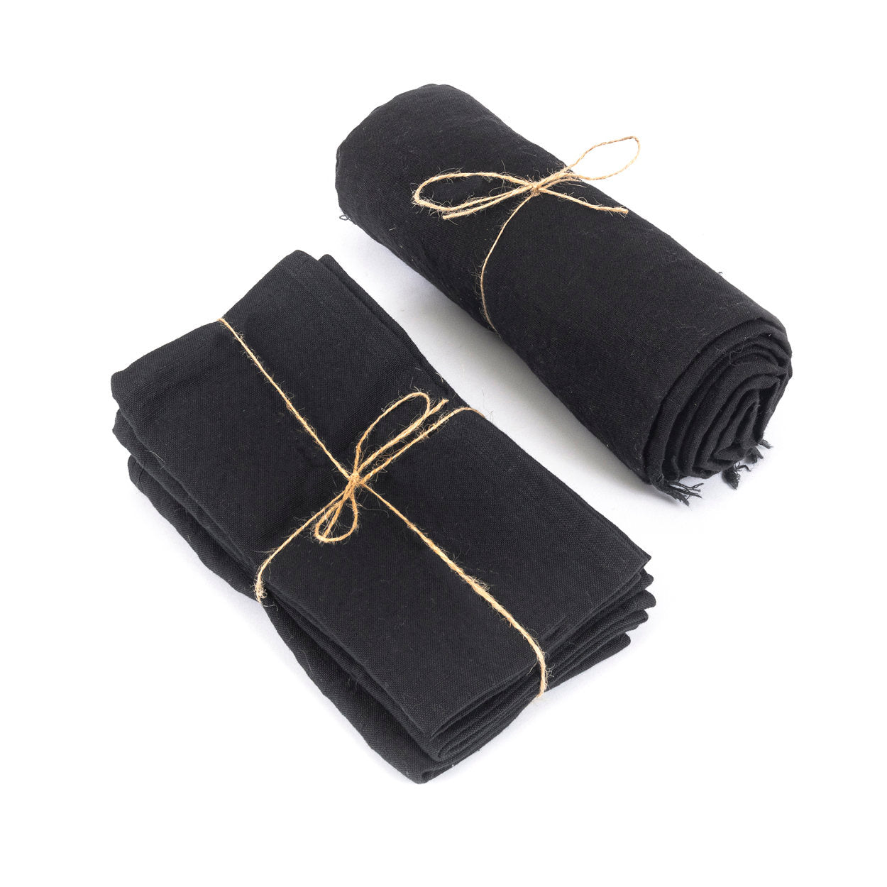 The Linen Tablecloth — Black 150×200, lifestyle poolside with parasol and wine