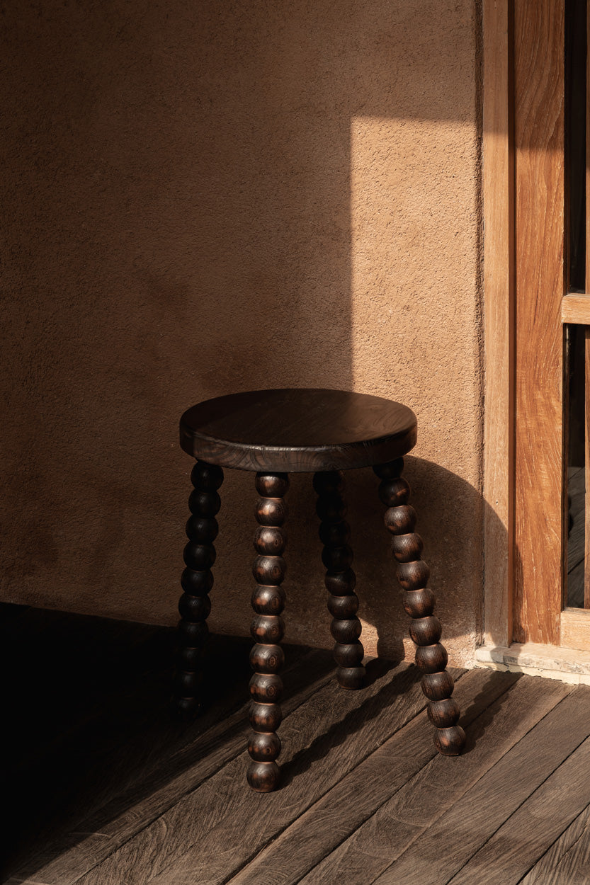 The Dango Stool Dark Walnut — detail top with legs