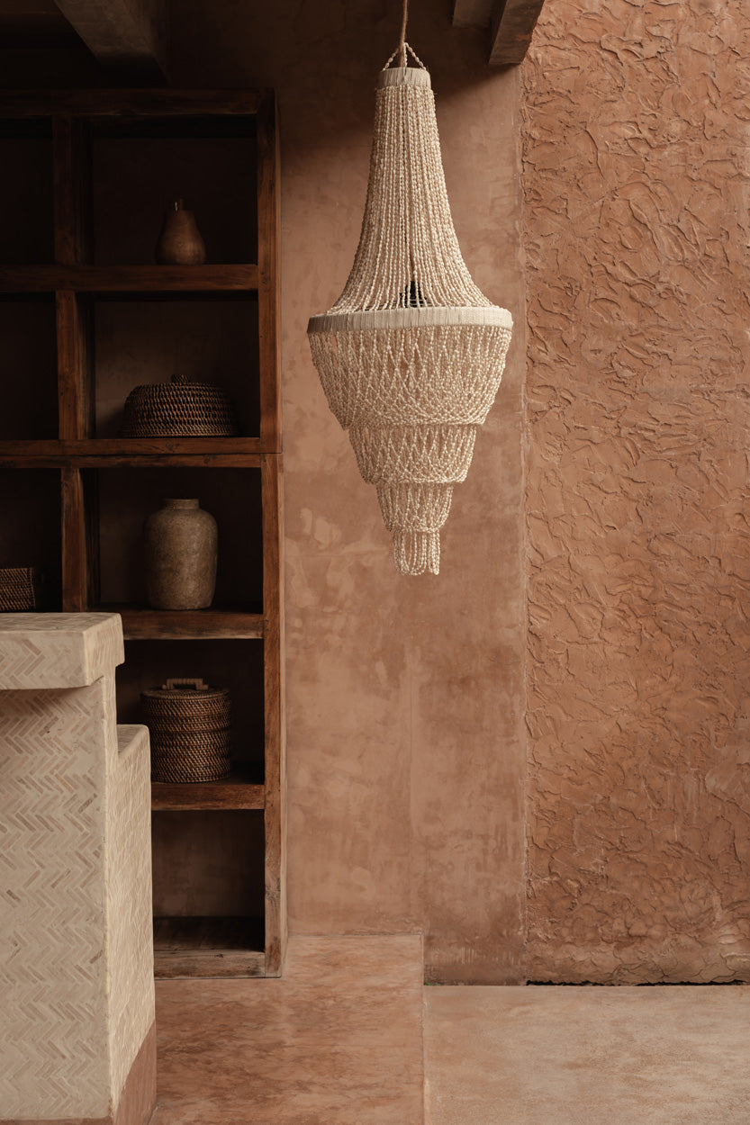The Ocean Tower Shell Chandelier – hook detail