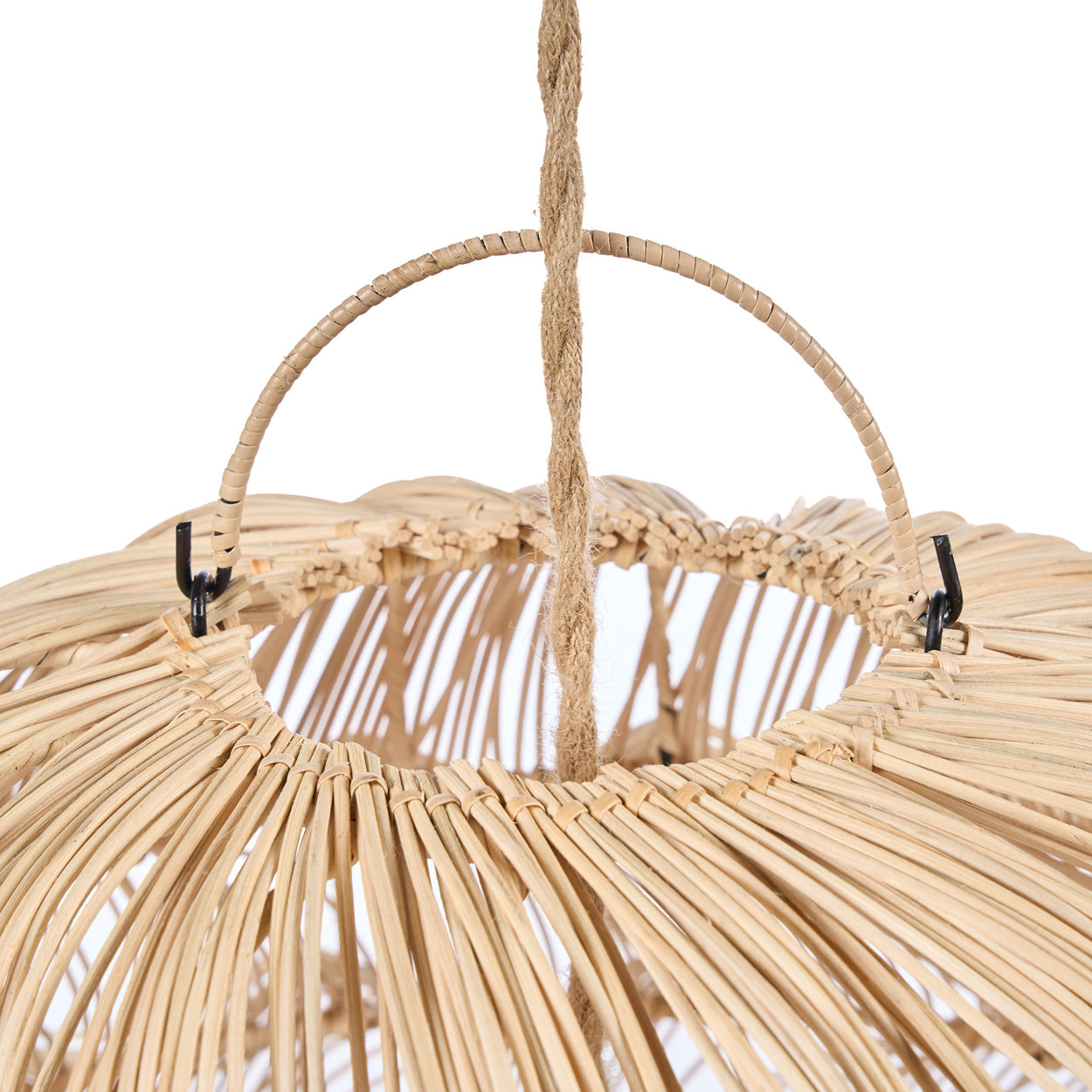 Aurora Puff Pendant Natural XL – hanging detail
