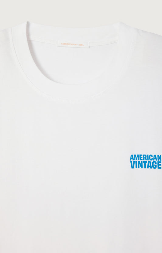 Women's T-Shirt YKOBOW American Vintage – Close-up of blue American Vintage logo print