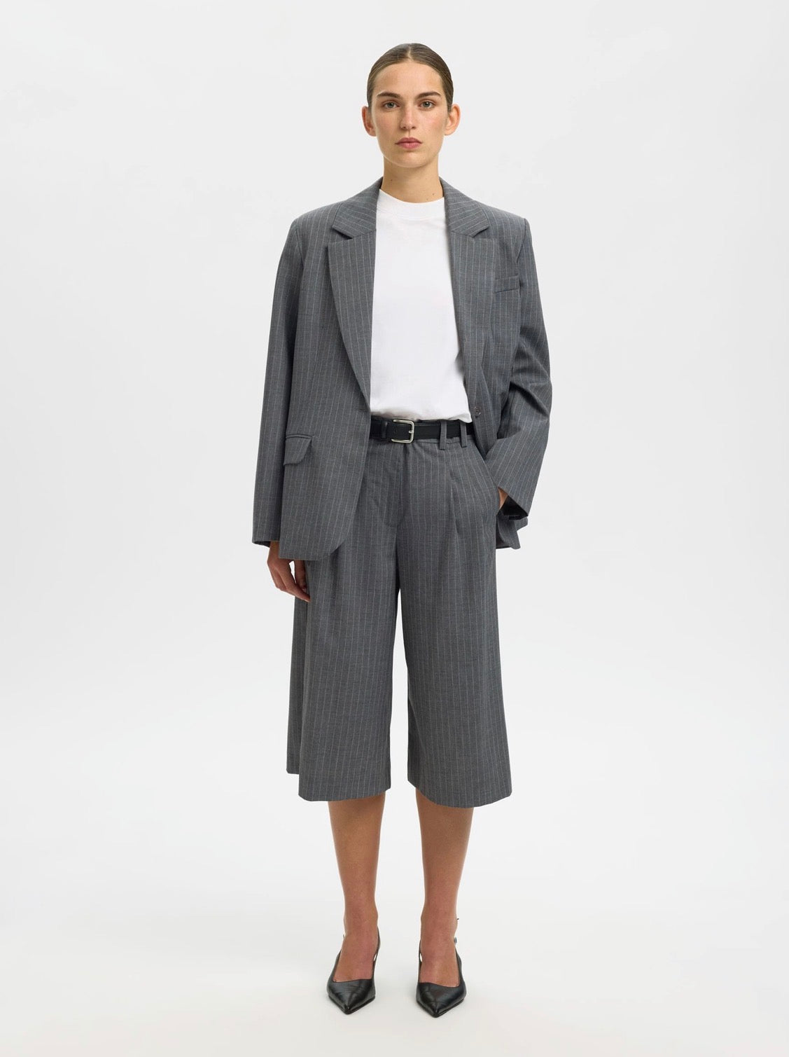 SLFTONIA HW Long Shorts – Front Model
