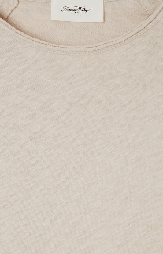 Women's T-Shirt Sonoma Vintage Mastic American Vintage – Detailansicht Bootneck und Slub-Textur